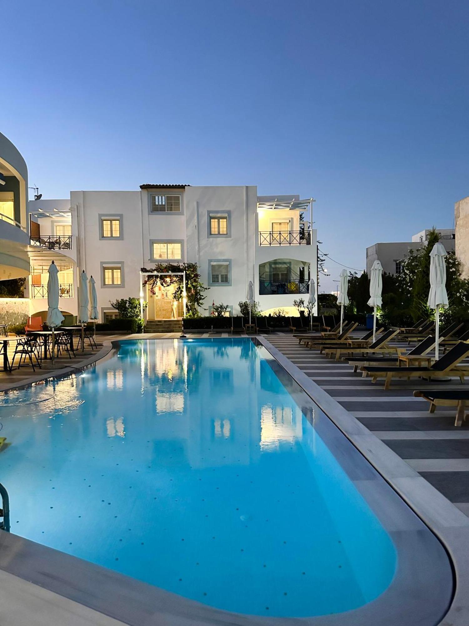 Evdokia Suites Goúvai Luaran gambar